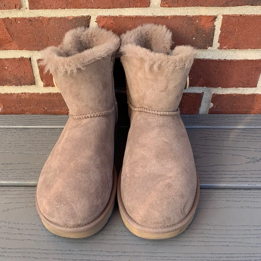 UGG Caribou Suede Short Bailey Button Booties